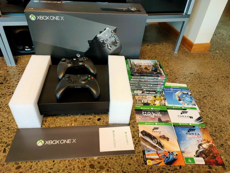 Xbox One X 1TB Forza Horizon Console Bundle Carousel 1