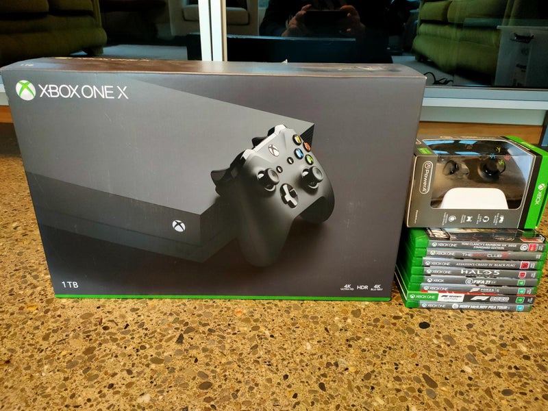Xbox One X 1TB Forza Horizon Console Bundle Carousel 2