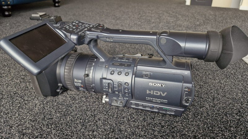Sony Fx1 Hdv/DV camera $1 reserve Carousel 1