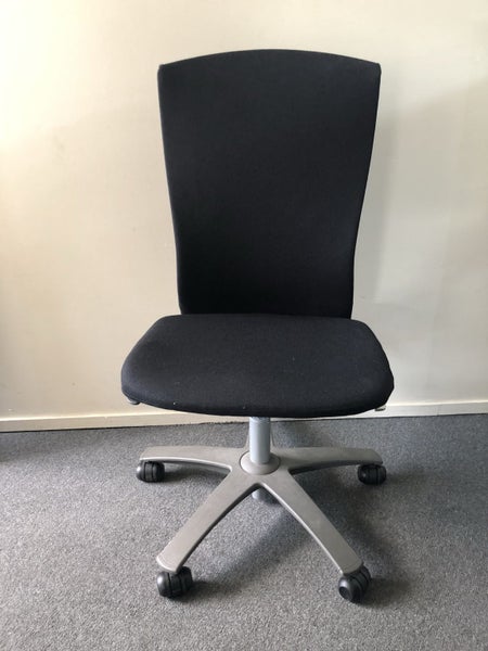 Formway Life Chair - Free Delivery @ BUY NOW PRICE WITHIN AUCKLAND Carousel 1