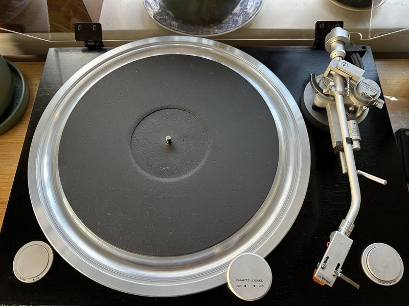 Yamaha GT 2000 Turntable Carousel 2