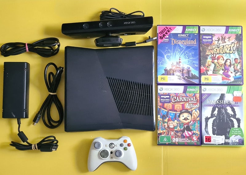 Xbox 360 S + Kinect + 4 games Carousel 1