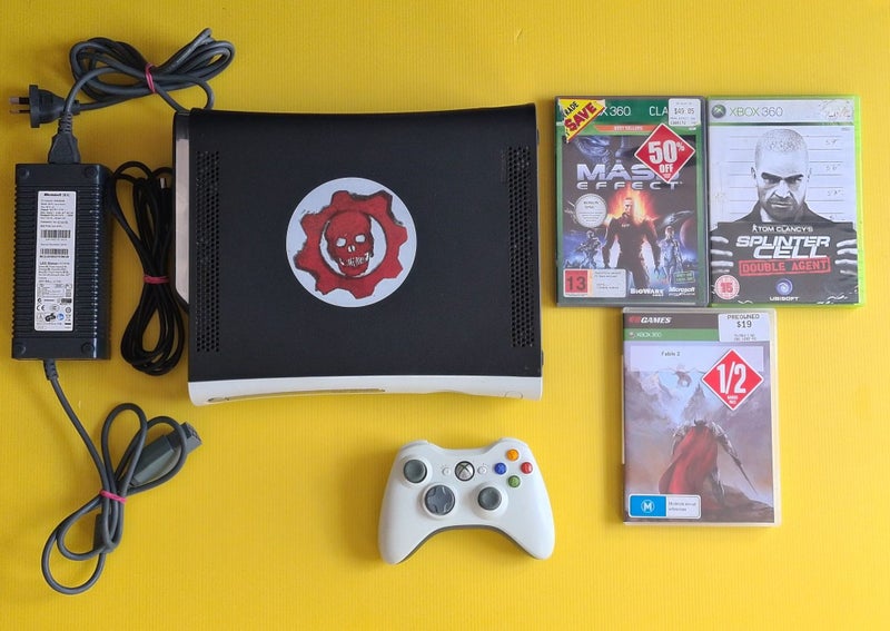 Xbox 360 + 3 Games Carousel 1