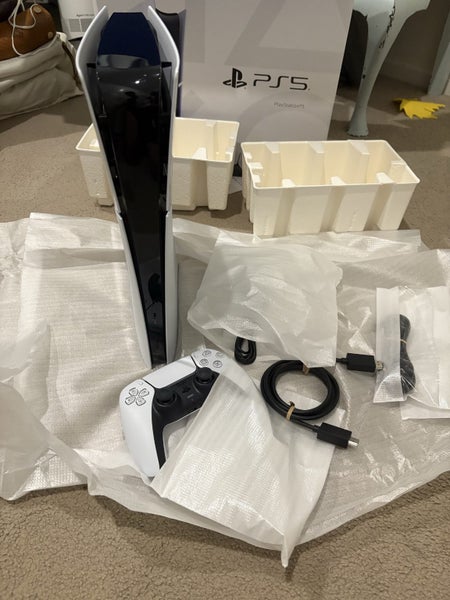 Rarely used PS5 Slim Digital Edition 1TB Carousel 2