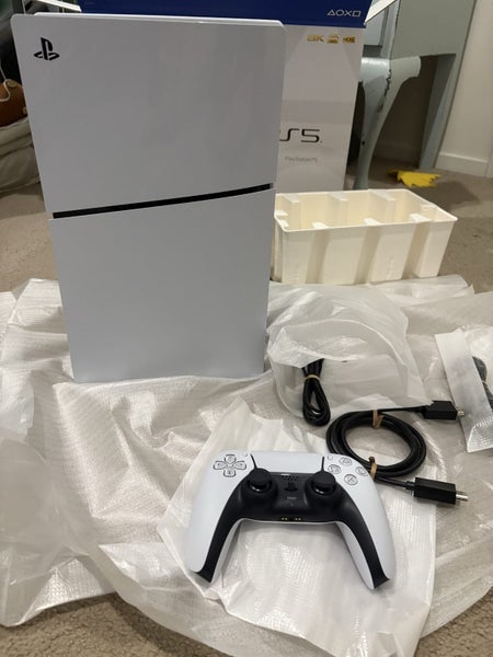 Rarely used PS5 Slim Digital Edition 1TB Carousel 4