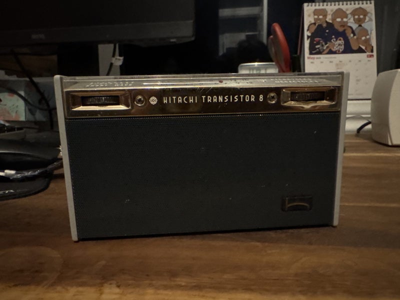 Hitachi Transistor 8 VINTAGE Carousel 1