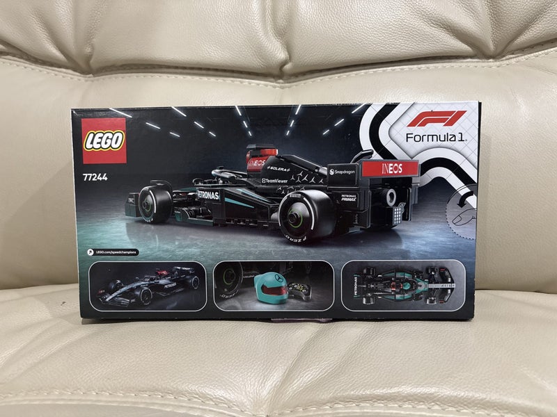 $1 Res LEGO Speed Champ 77244 - Mercedes-AMG PETRONAS F1 Team W15 E Performance Carousel 2