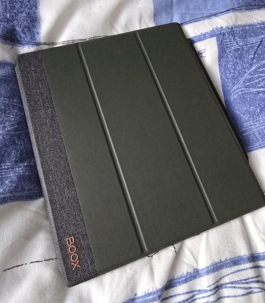 Boox Note Air 2 Plus with case and Pro pen Carousel 10