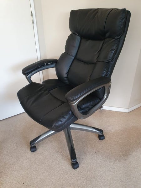 Executive Chair Carousel 1