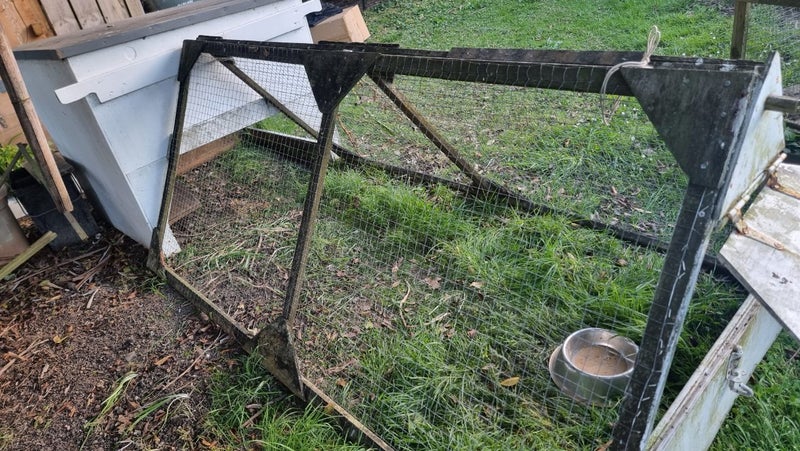 Rabbit hutch (large) $1 Reserve Carousel 1