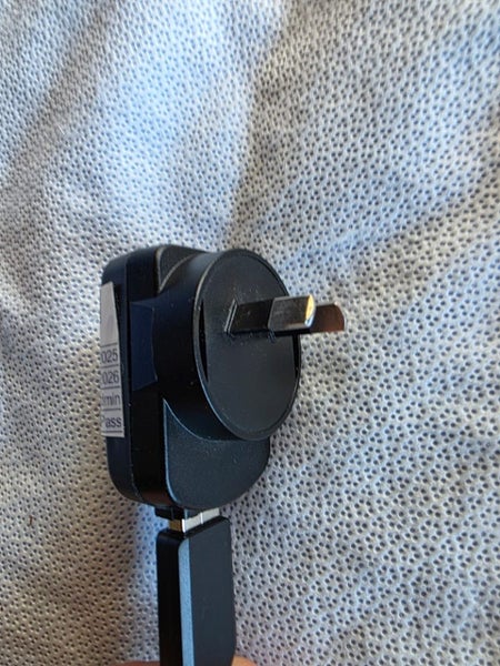 Amazon Kindle (4th Gen) E-Reader – Model D01100 + Charger Carousel 5