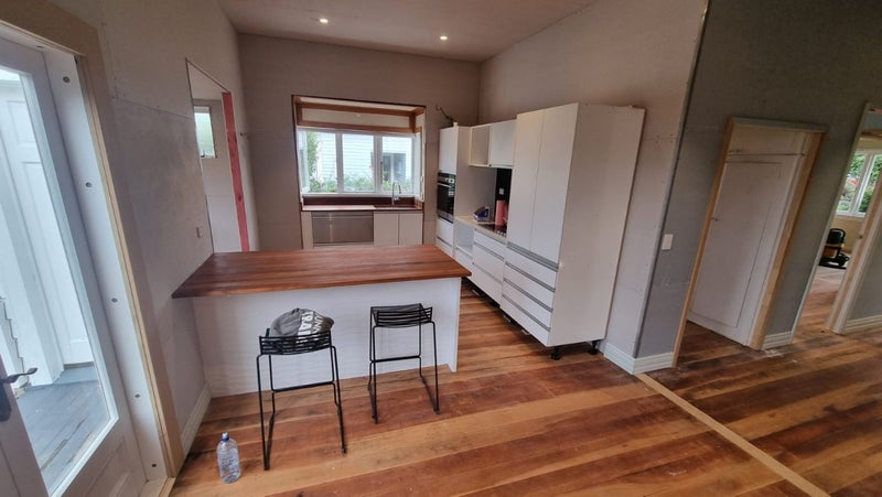 Complete Kitchen with F&P Appliances Carousel 2