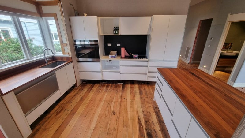 Complete Kitchen with F&P Appliances Carousel 1