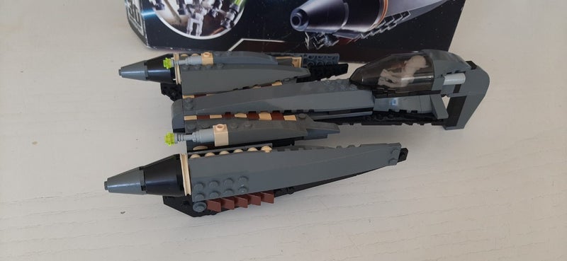 Lego 7656 Star Wars General Grievous Starfighter Carousel 2