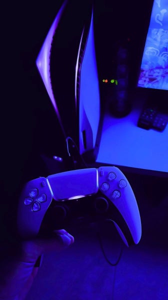 PlayStation 5 Disc Edition Carousel 1