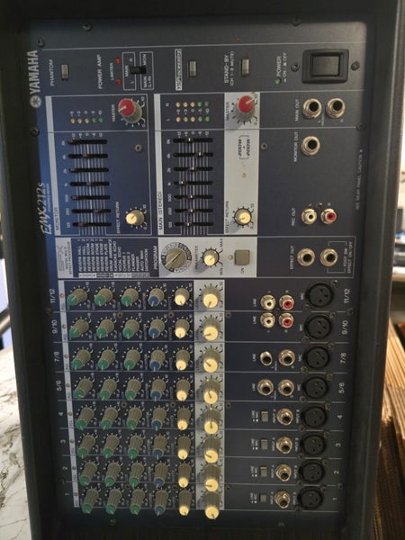 Yamaha sound mixer EMX212S Carousel 1