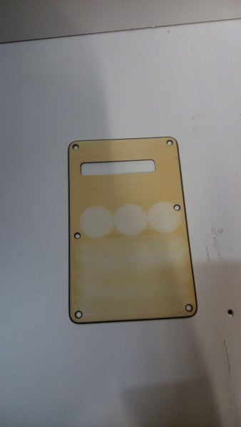 Back Plate Off-White - Second Hand Carousel 1