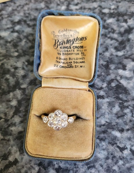 1920s 18ct Gold and Diamond Ring Carousel 1