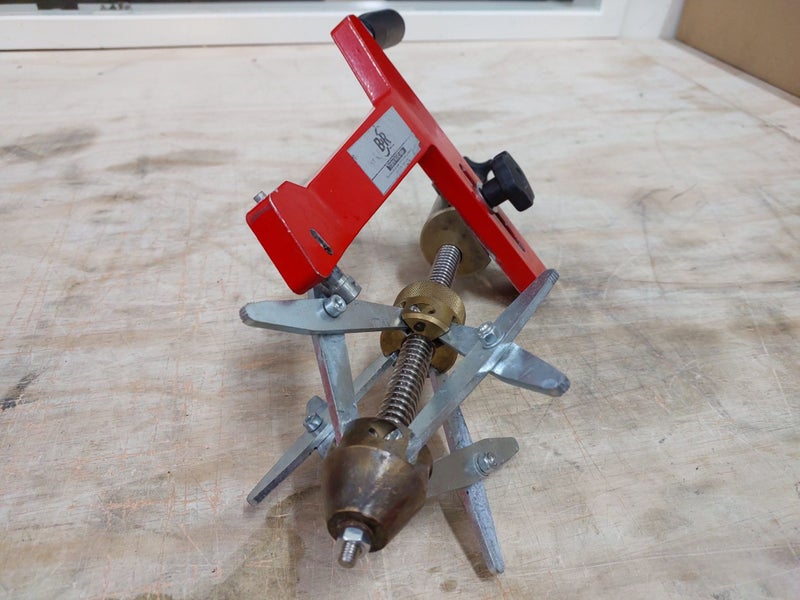 OMISA (SCR180) from 75-180 mm. Spring-compensated Mechanical Scraper Carousel 2