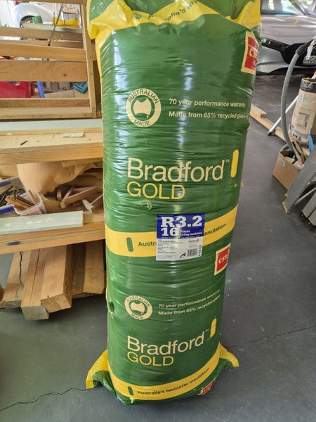 Bradford Gold R3.2 Ceiling insulation Carousel 1