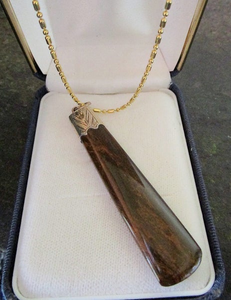 *** RARE VINTAGE 9K GOLD PETRIFIED KAURI PENDANT & CHAIN *** Carousel 1