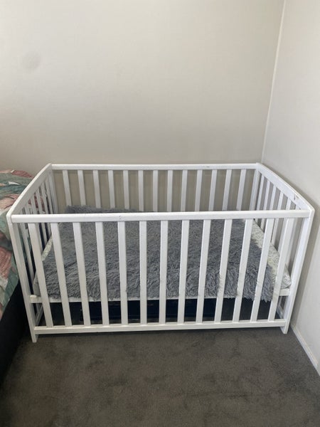 White Wooden Baby Cot with Mattress Carousel 1