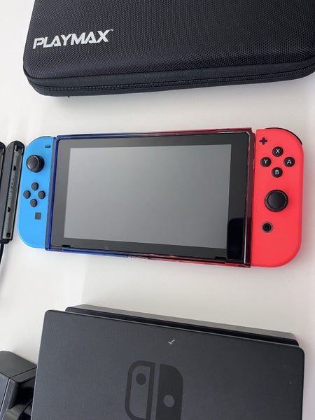 Nintendo Switch Bundle – Games + Controller + Case Carousel 3