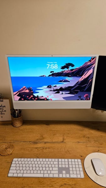 24” Apple iMac (M3, VESA Mount, 16GB/512GB) – Excellent Condition Carousel 1