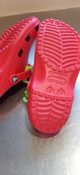 BRAND NEW CROCS (UNISEX) Carousel 2