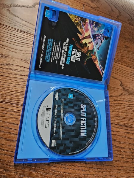 Split Fiction (PS5) - Disc Carousel 3