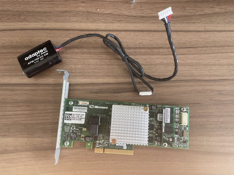 Adaptec ASR-8405 12Gbps 4-Port SAS SATA Raid Carousel 1