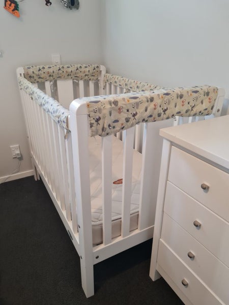 Touchwood cot with sheets etc Carousel 1