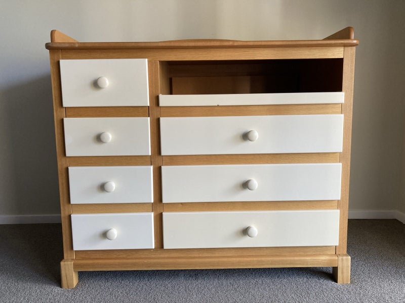 Kaloo Oak Baby Dresser and Changing Table Carousel 1