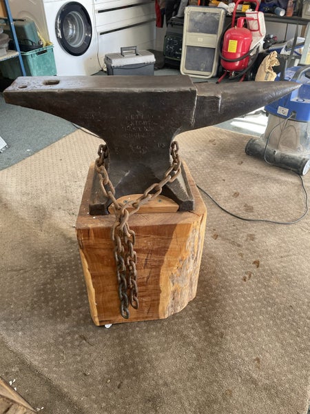 Peter Wright Blacksmith Anvil 108kg Carousel 2