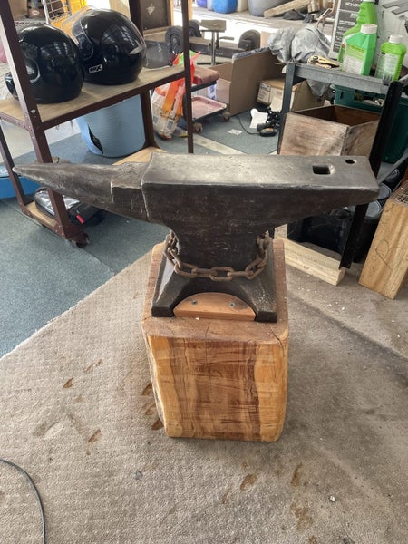 Peter Wright Blacksmith Anvil 108kg Carousel 1