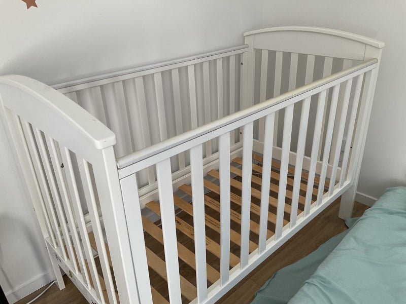 Babyhood 4 in 1 cot Carousel 1