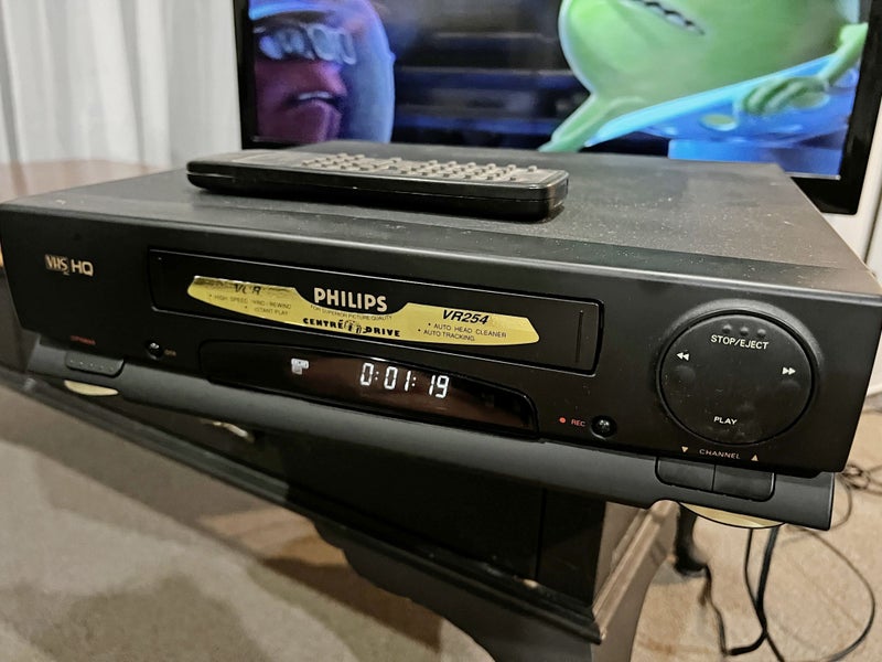 Tested Philips VHS Player & Recorder with Remote – Reliable Classic! Carousel 2