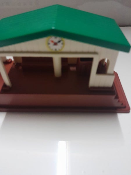 Tomy 2001 - Thomas the Train - Wellsworth Station - Rare Collectible Carousel 2