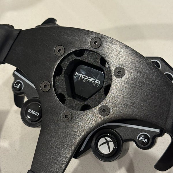 MOZA ES Wheel 70mm Adapter Carousel 1
