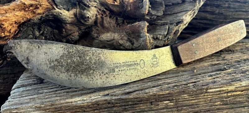 AWESOME SHEFFIELD CARBON STEEL SKINNER- BEAUTIFULLY STAMPED BLADE Carousel 1