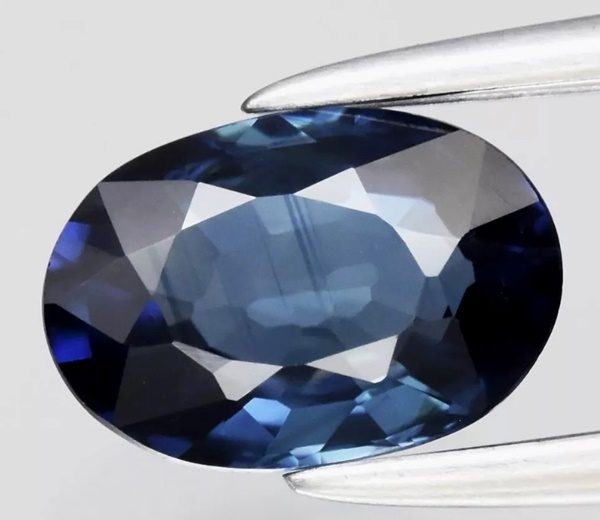 0.92CT SPLENDID OVAL 100% NATURAL BLUE CEYLON SAPPHIRE Carousel 1