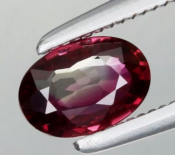 0.53CT UNIQUE COLOUR OVAL 100% NATURAL PURPLE RED SAPPHIRE Carousel 1