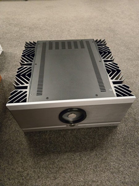 Pass Labs X250.8 power amplifier Carousel 2
