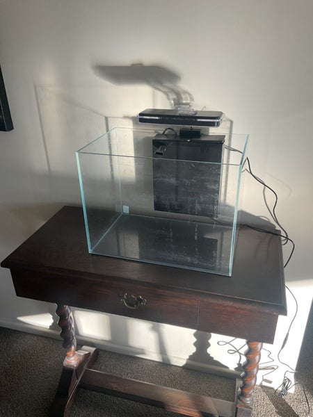 Fish tank Carousel 1