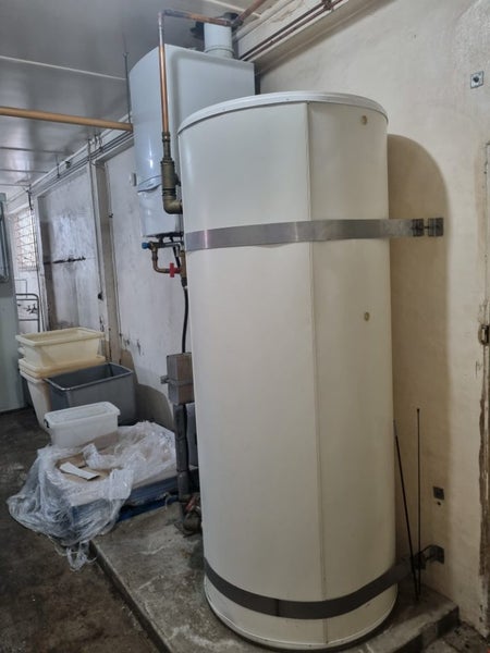 Commercial hot water system Carousel 2