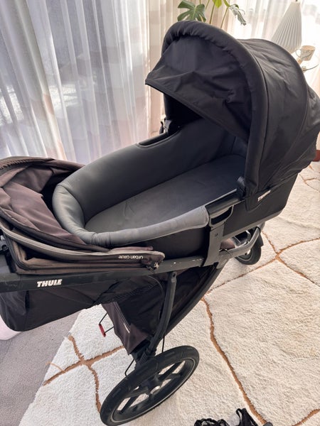 Thule buggy/bassinet combo Carousel 8