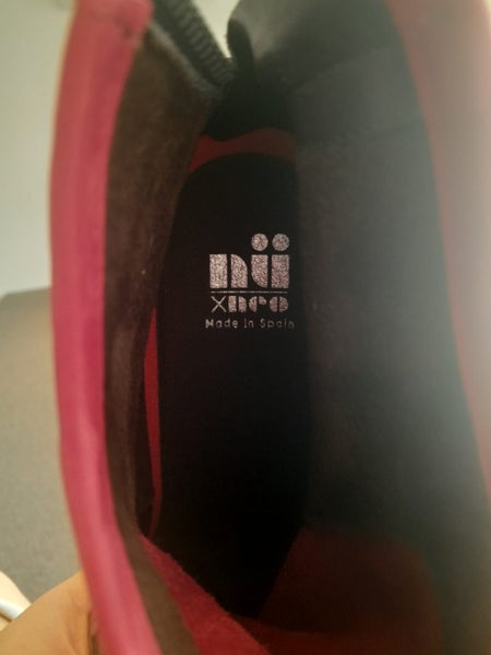 Red xero boots Carousel 4