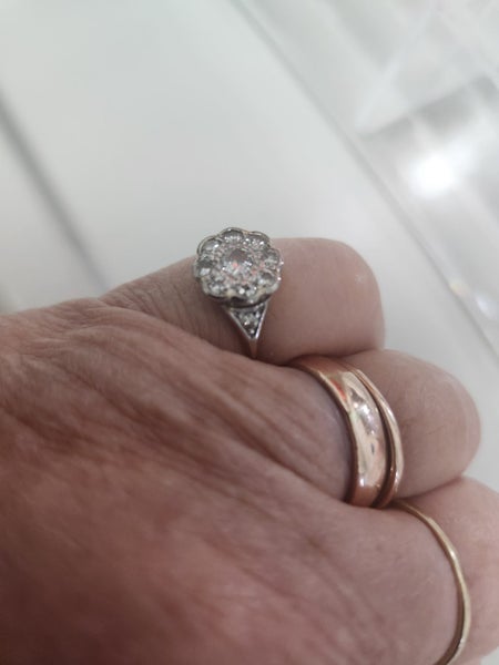 Vintage 18ct Diamond Cluster Ring Carousel 1