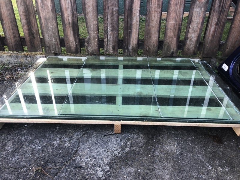 Balustrade Glass Carousel 1