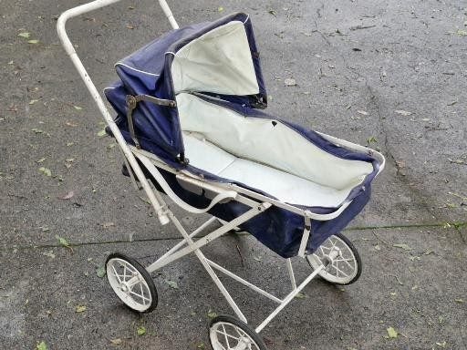 Vintage Dolls pram Carousel 1